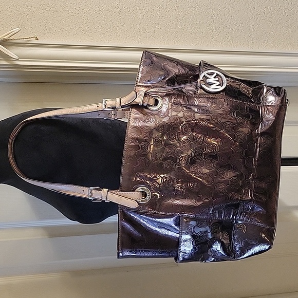 Michael Kors Shimmery Tote Bag - Picture 6 of 16